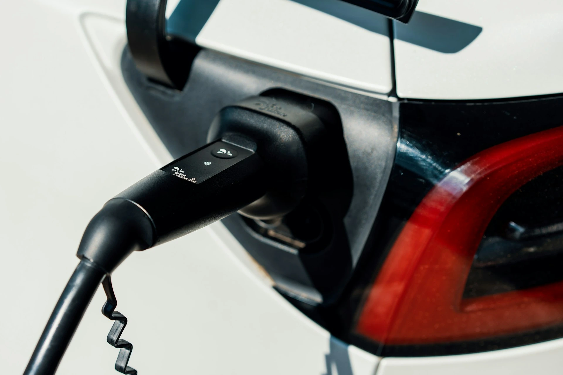 Borne de recharge voiture électrique à Montpellier - Captain Solar